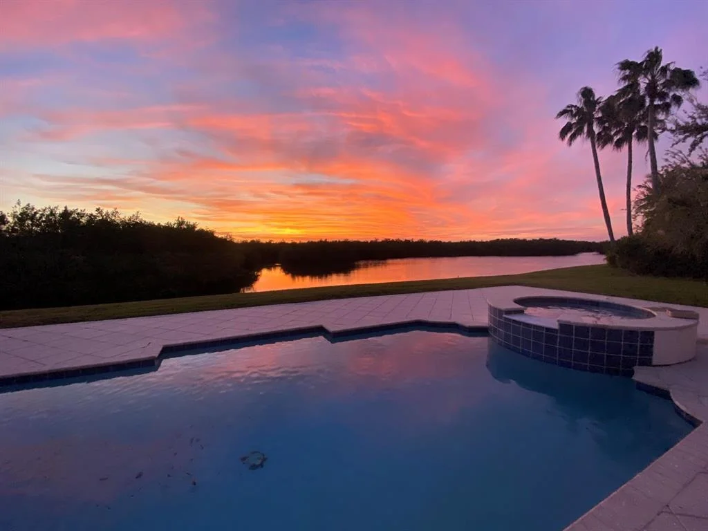 Photo of 547 White Pelican Circle