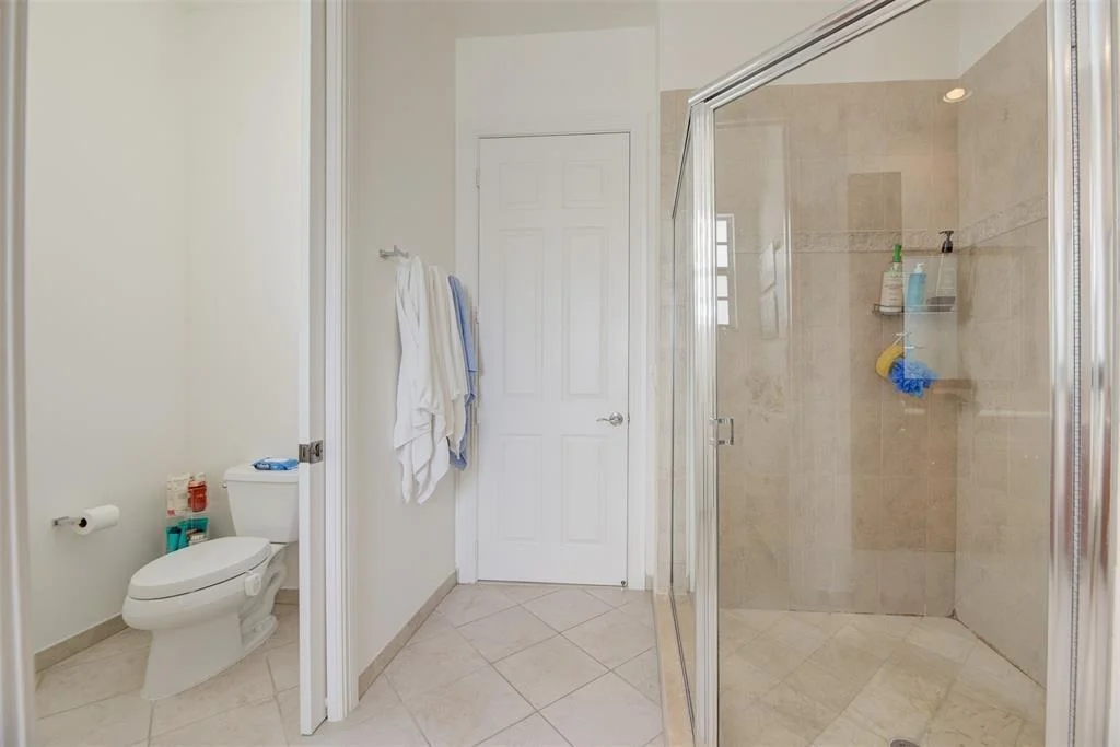Photo of 4734 Lakeside Terrace
