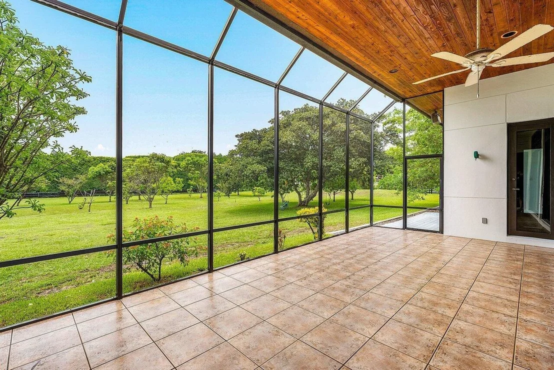 Photo of 8549 SURREY Lane