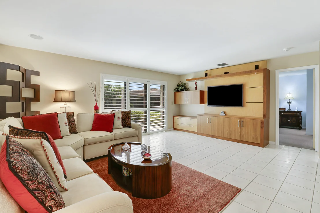 Photo of 5481 Mirror Lakes Boulevard
