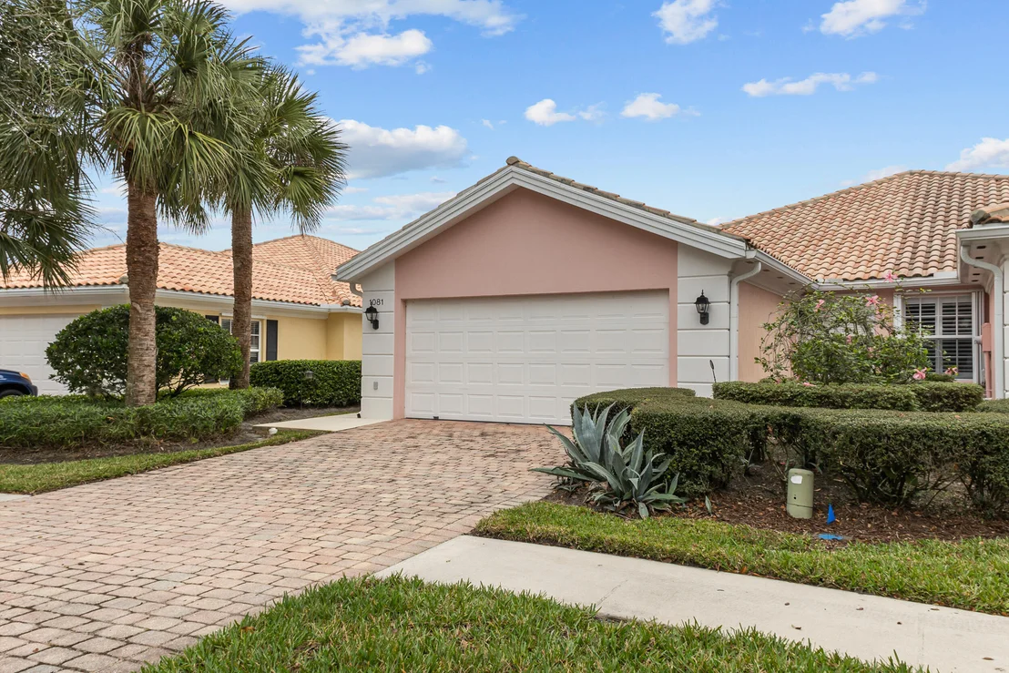 Photo of 1081 SW Balmoral Trace