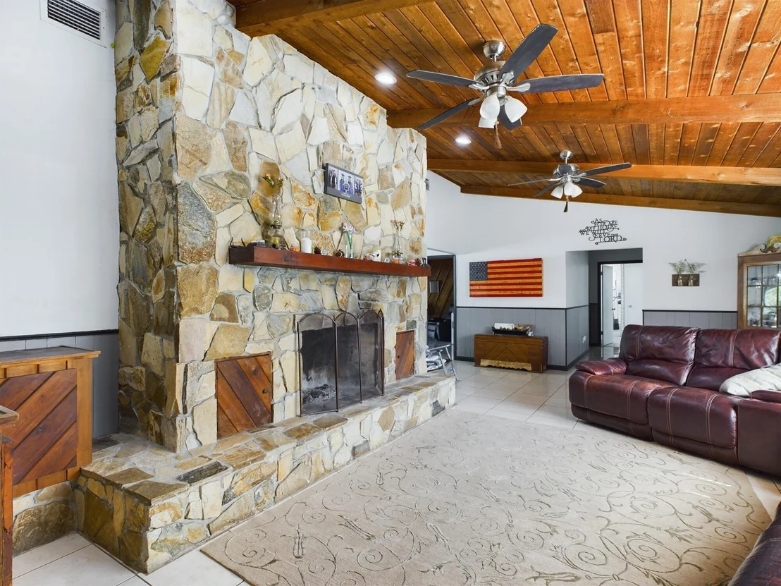 Photo of 2267 NE 54th Trail