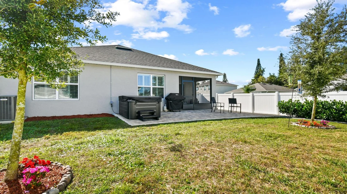 Photo of 1402 Winter Gray Circle