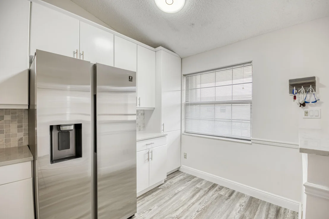 Photo of Unit A at 1102 Pinecrest Circle