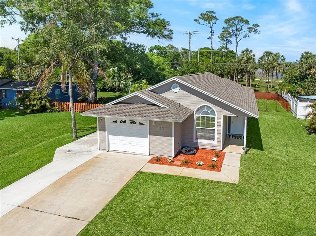 Photo of 2946 1st Lane