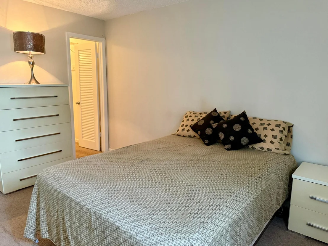 Photo of 470 Capri J