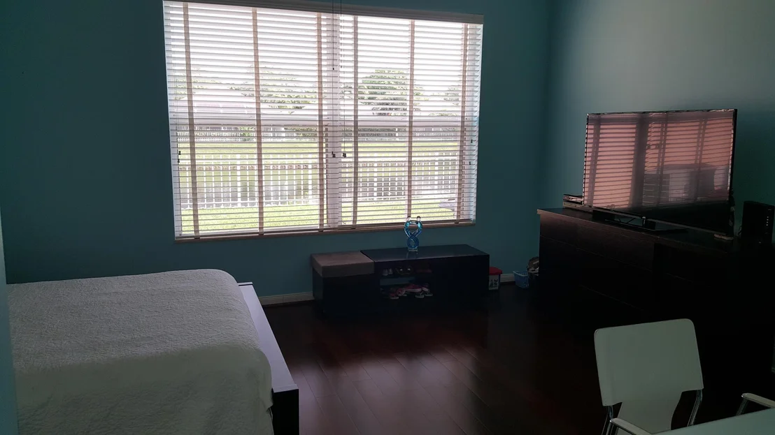 Photo of 165 S Hampton Drive