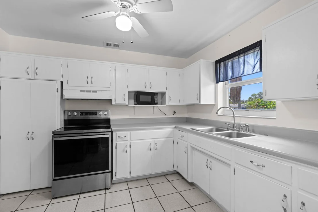 Photo of 1054 OLD BOYNTON Road