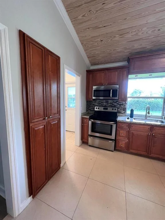 Photo of 638 Date Palm Drive