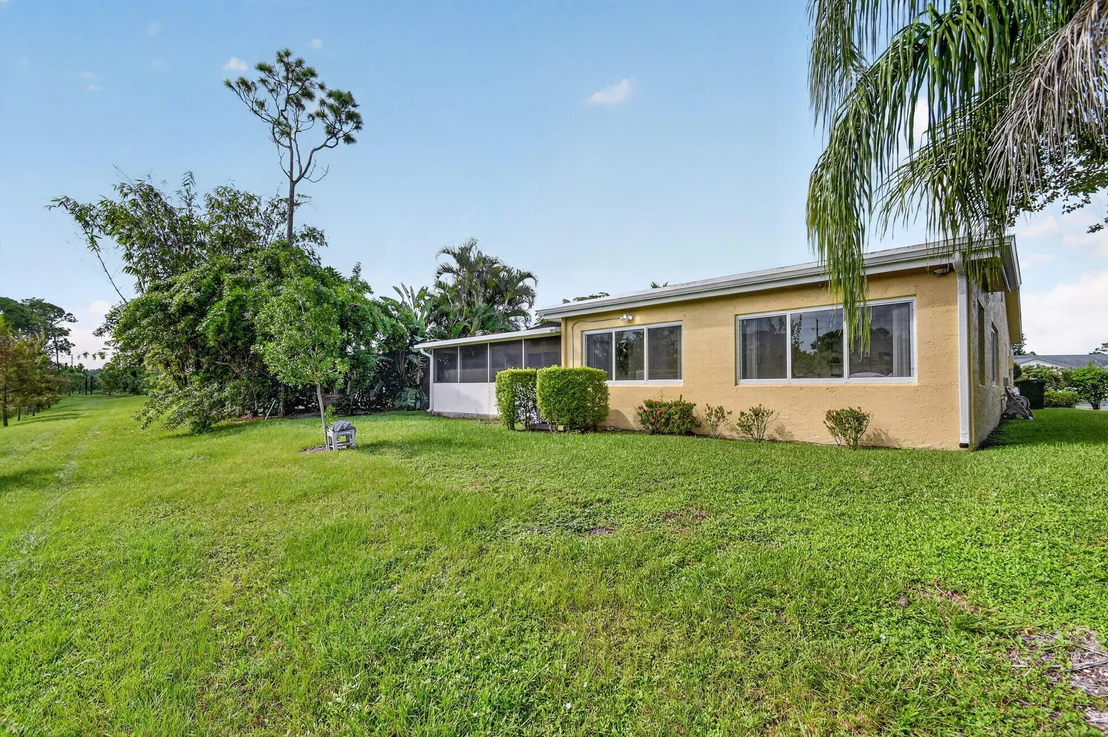 Photo of 7099 PINE MANOR Drive