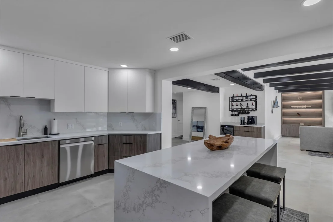 Photo of 160 SE 3rd Court