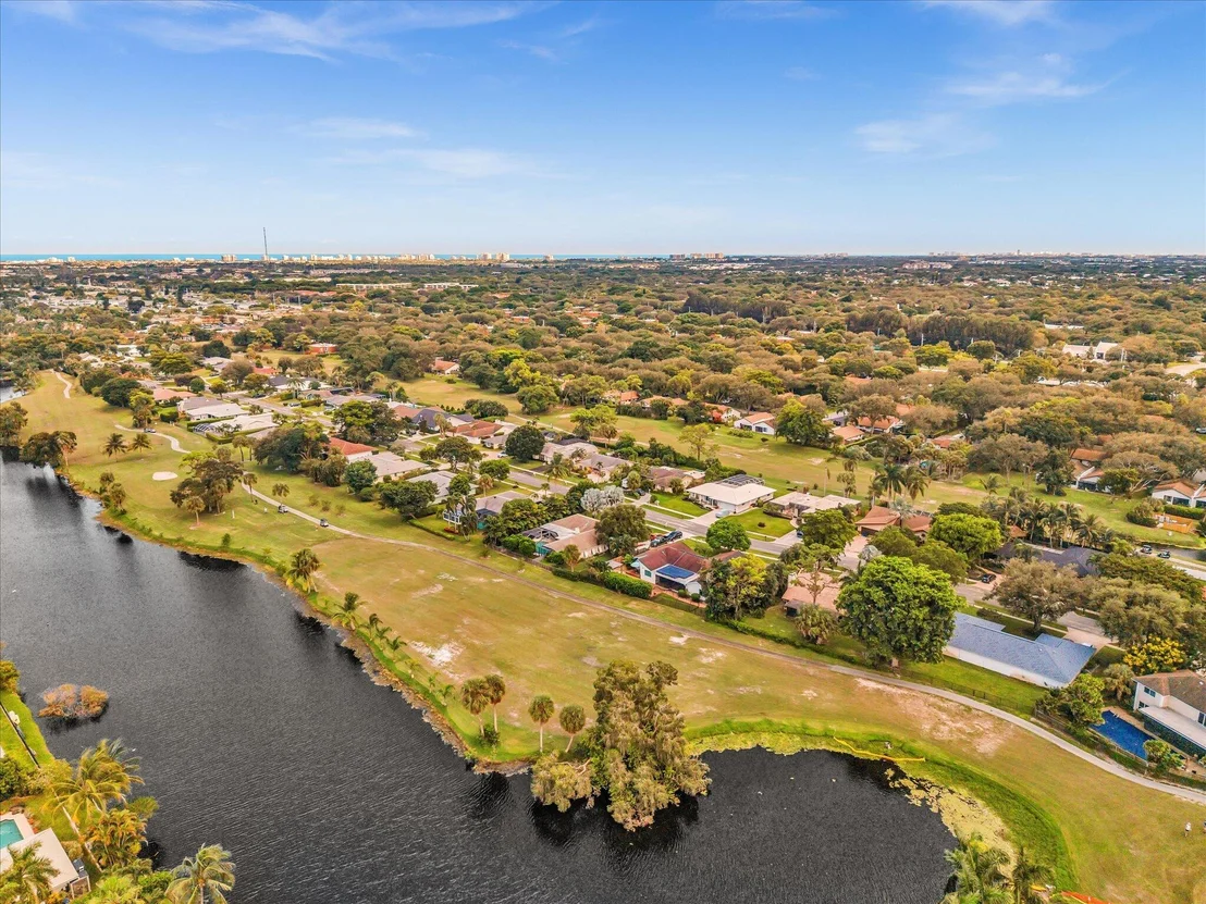 Photo of 3537 Lakeview Drive