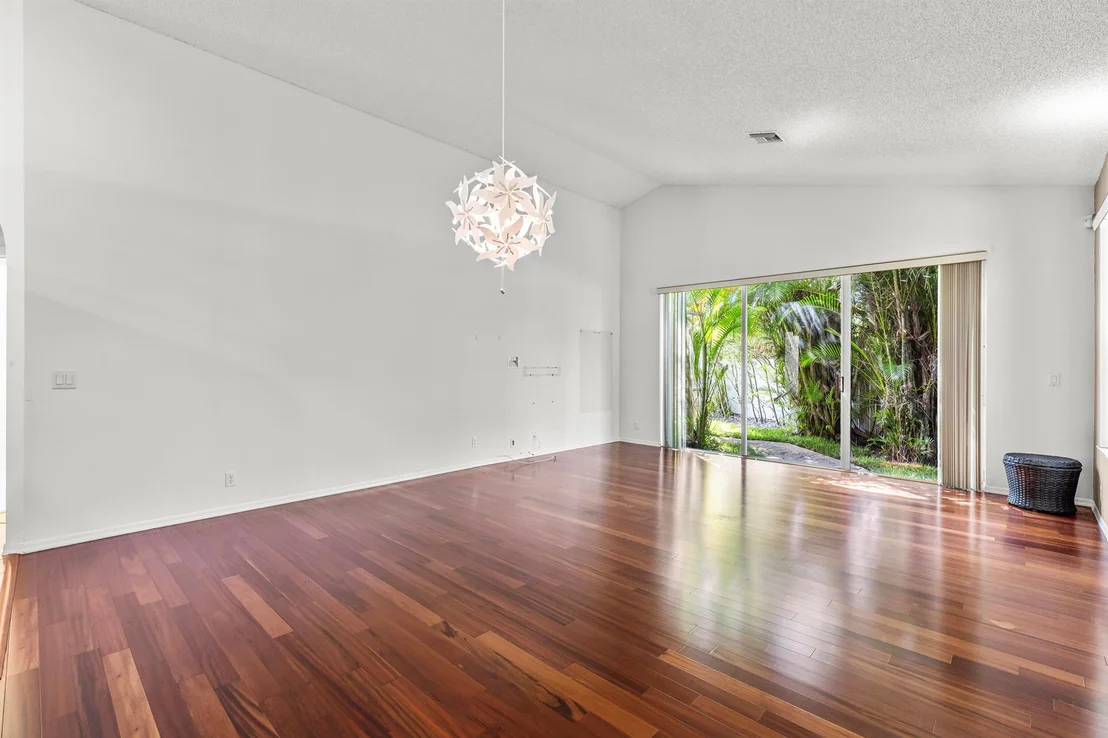 Photo of 5328 Brookview Drive