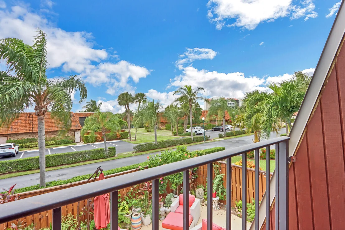 Photo of Unit 18D at 1420 Ocean Way