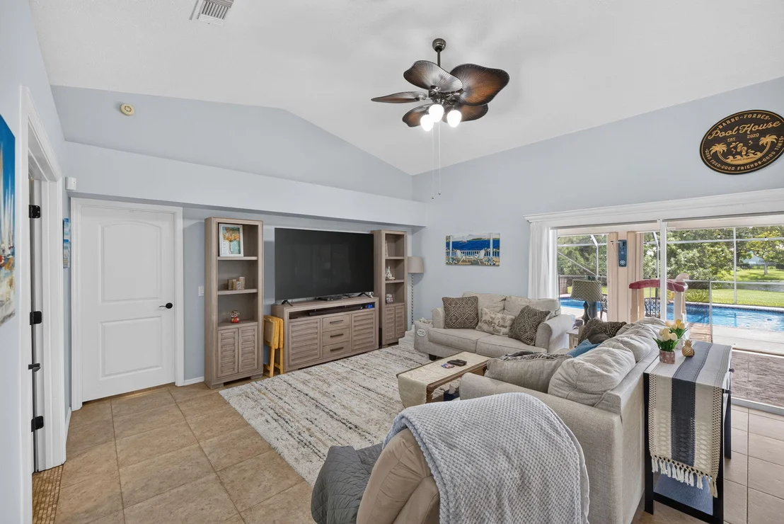 Photo of 1784 SW GREGOR Way