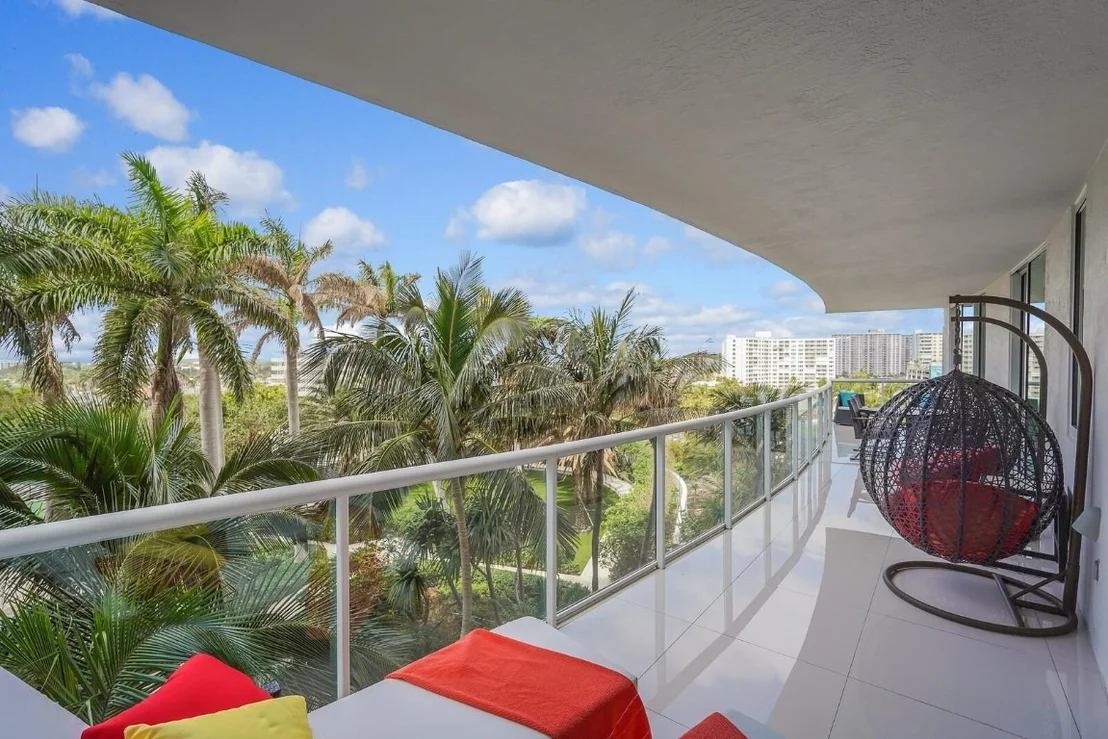 Photo of Unit 607 at 1 N Ocean Boulevard
