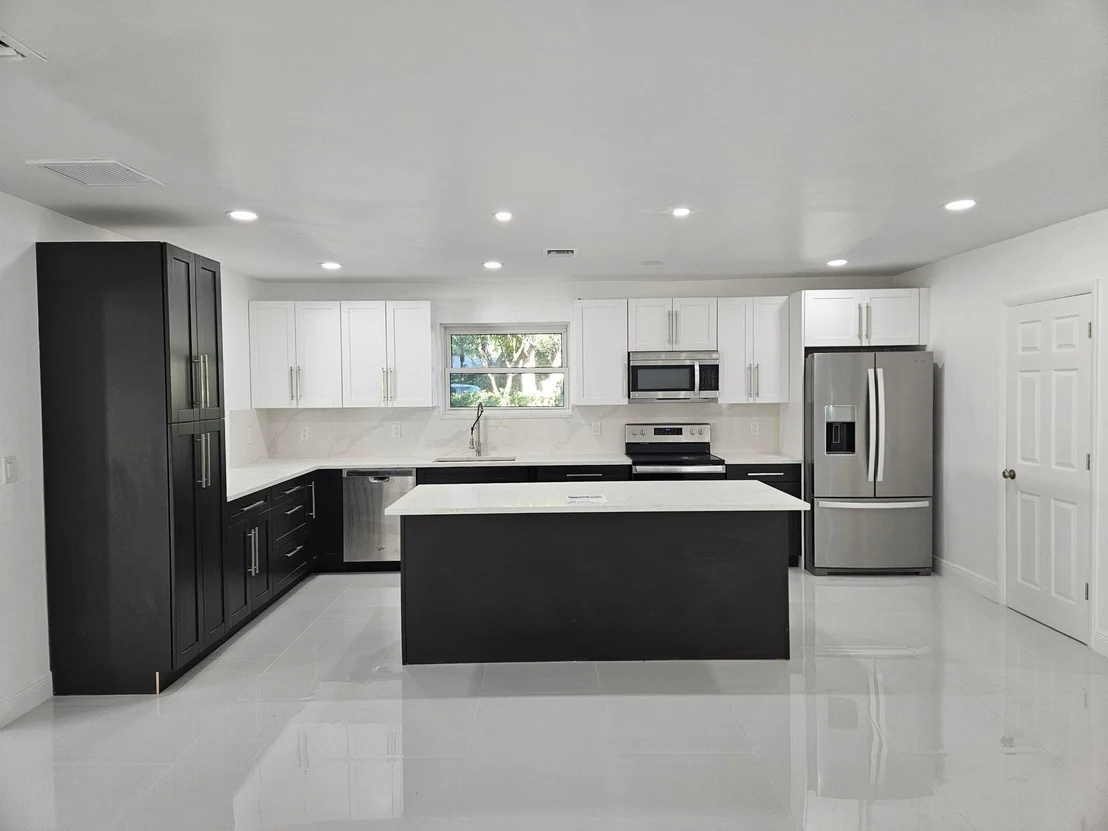 Photo of 1124 Yale Drive