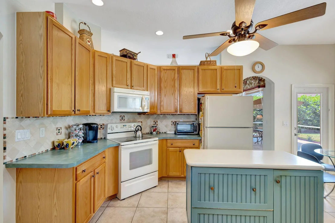 Photo of 225 Blackbird Lane