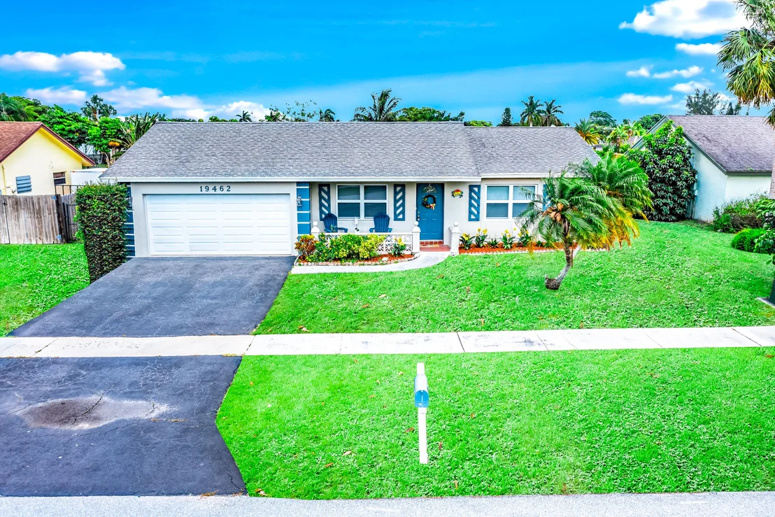 Photo of 19462 Carolina Circle