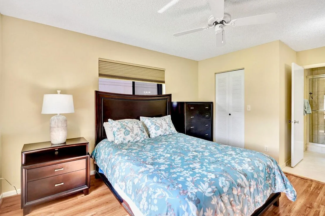 Photo of 124 Mayfair Lane