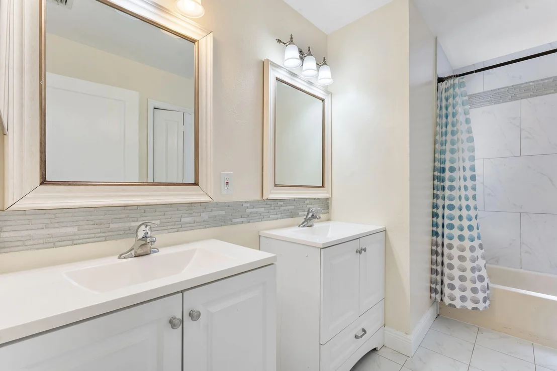 Photo of 5218 Rising Comet Lane