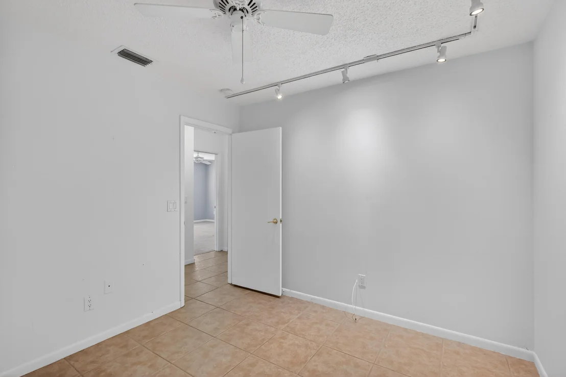 Photo of 1233 NW River Terrace