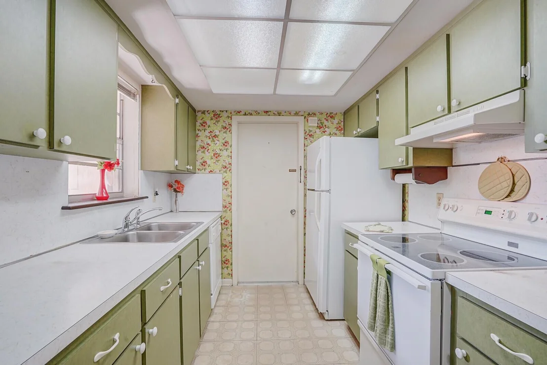 Photo of 1695 Roy Drive