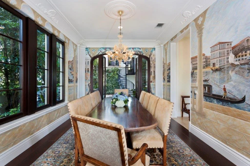 Photo of 439 Worth Avenue