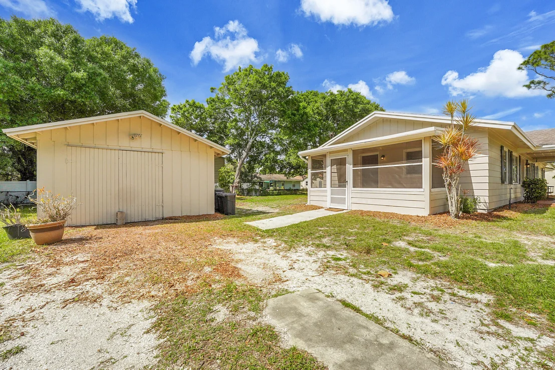 Photo of 5111 Palm Drive