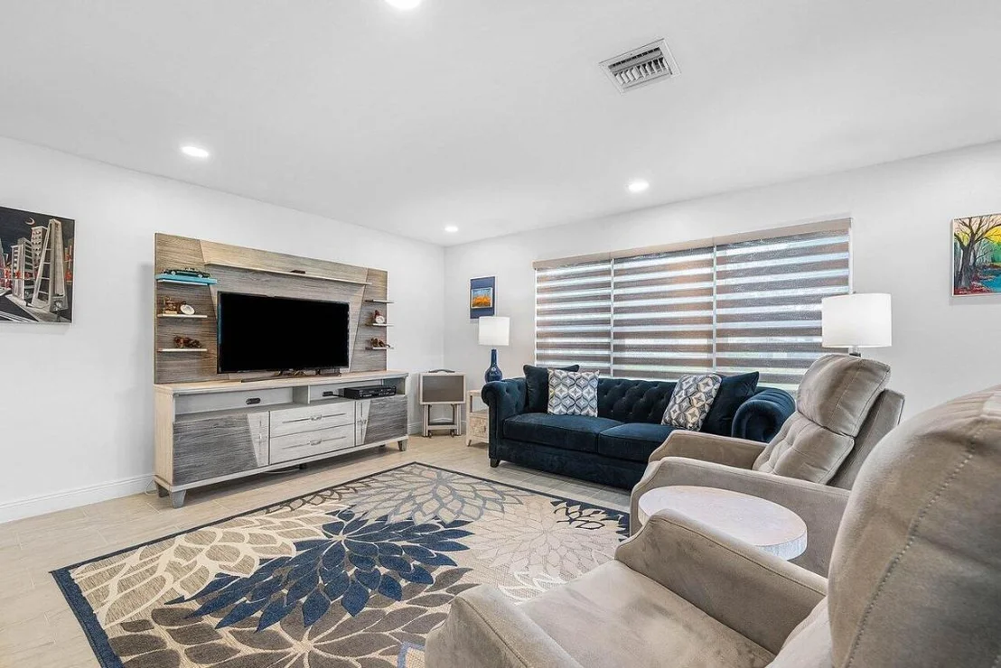 Photo of Unit D at 437 High Point Boulevard