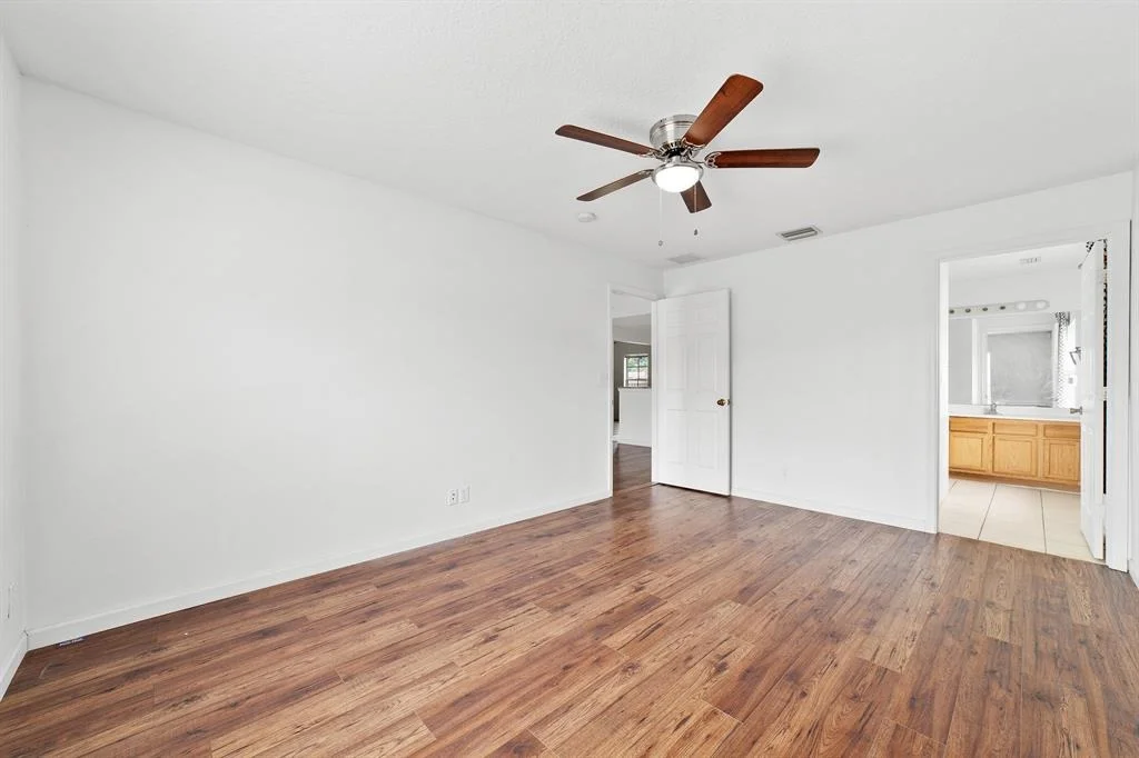 Photo of 6934 Mitchell Street