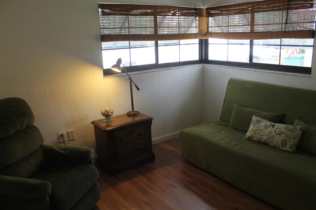 Photo of 945 NW Le Grace Circle