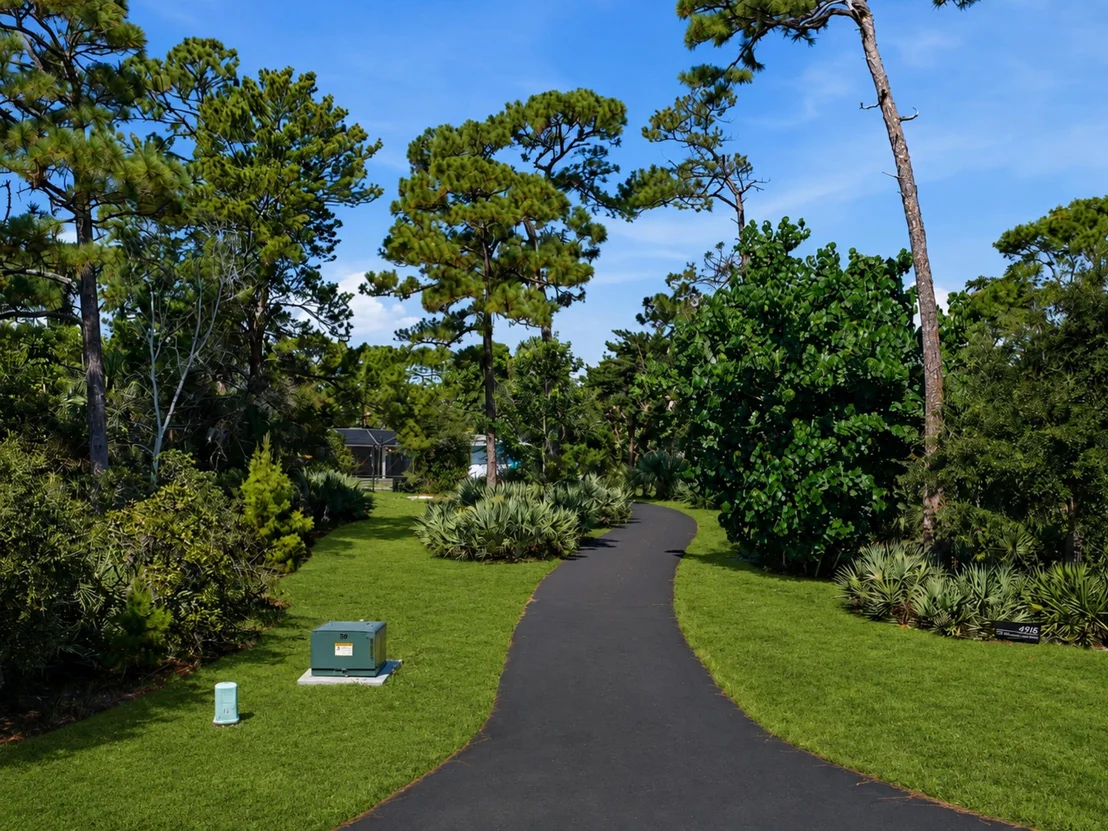 Photo of 4916 SE MANATEE COVE Road