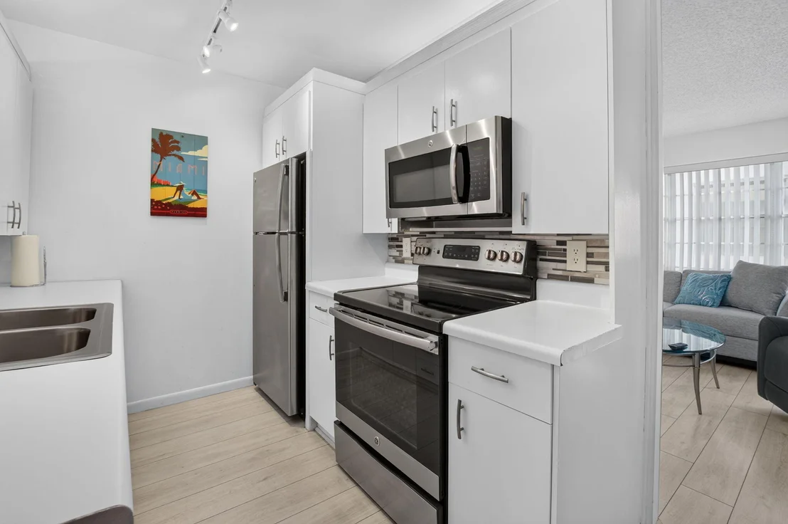 Photo of 4071 CORNWALL D