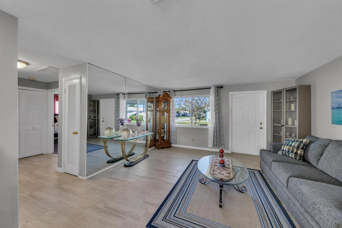 Photo of 2550 NW 2 Drive