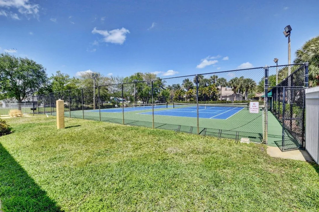Photo of 523 Canoe Point