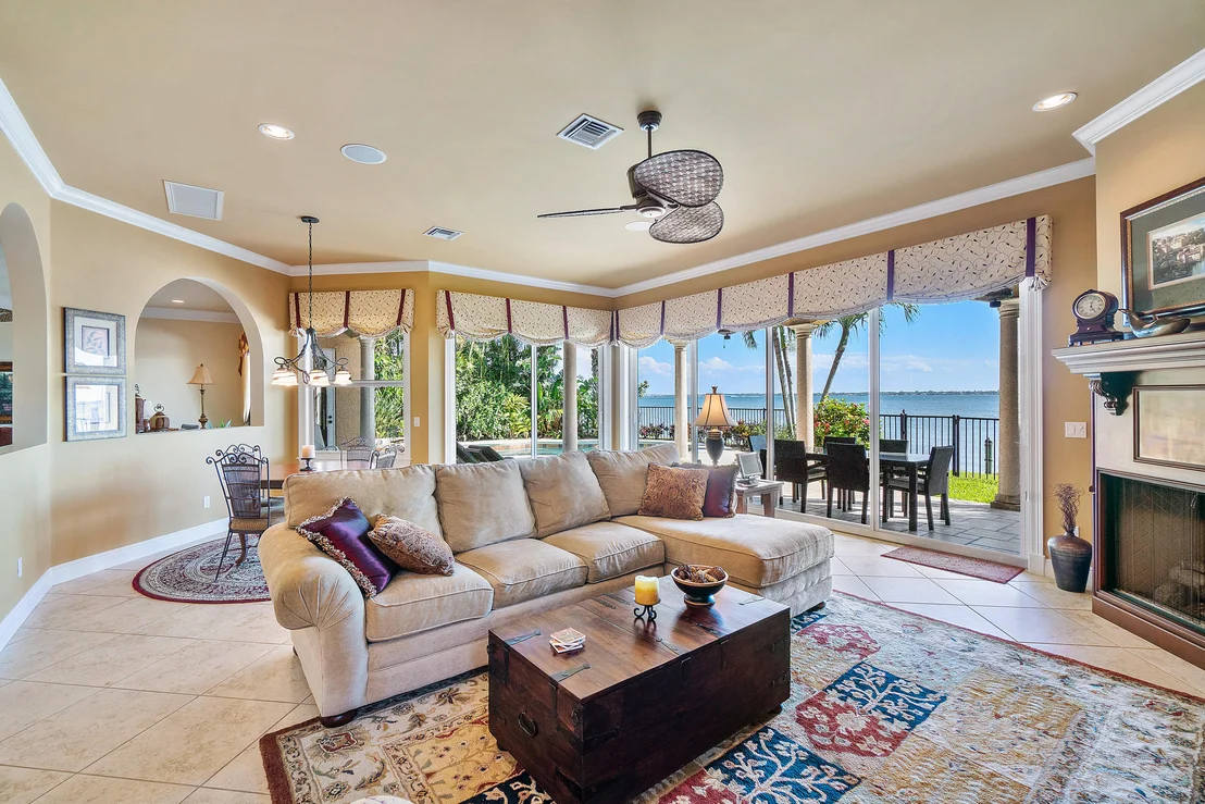 Photo of 4380 NE Joes Point Road