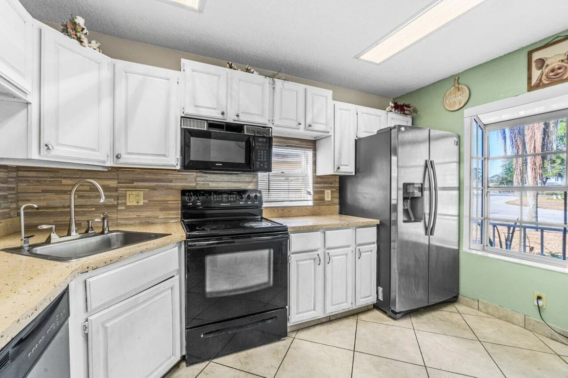 Photo of 4656 Lakeside Circle