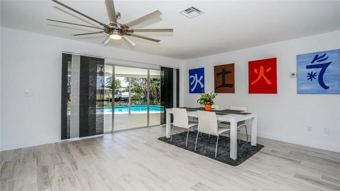 Photo of 330 SE 5th Terrace