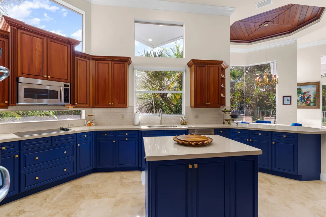 Photo of 8850 Valhalla Drive