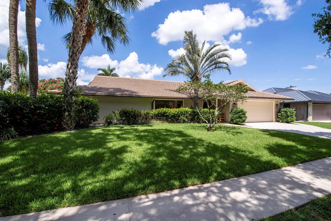 Photo of 18402 Lake Bend Drive