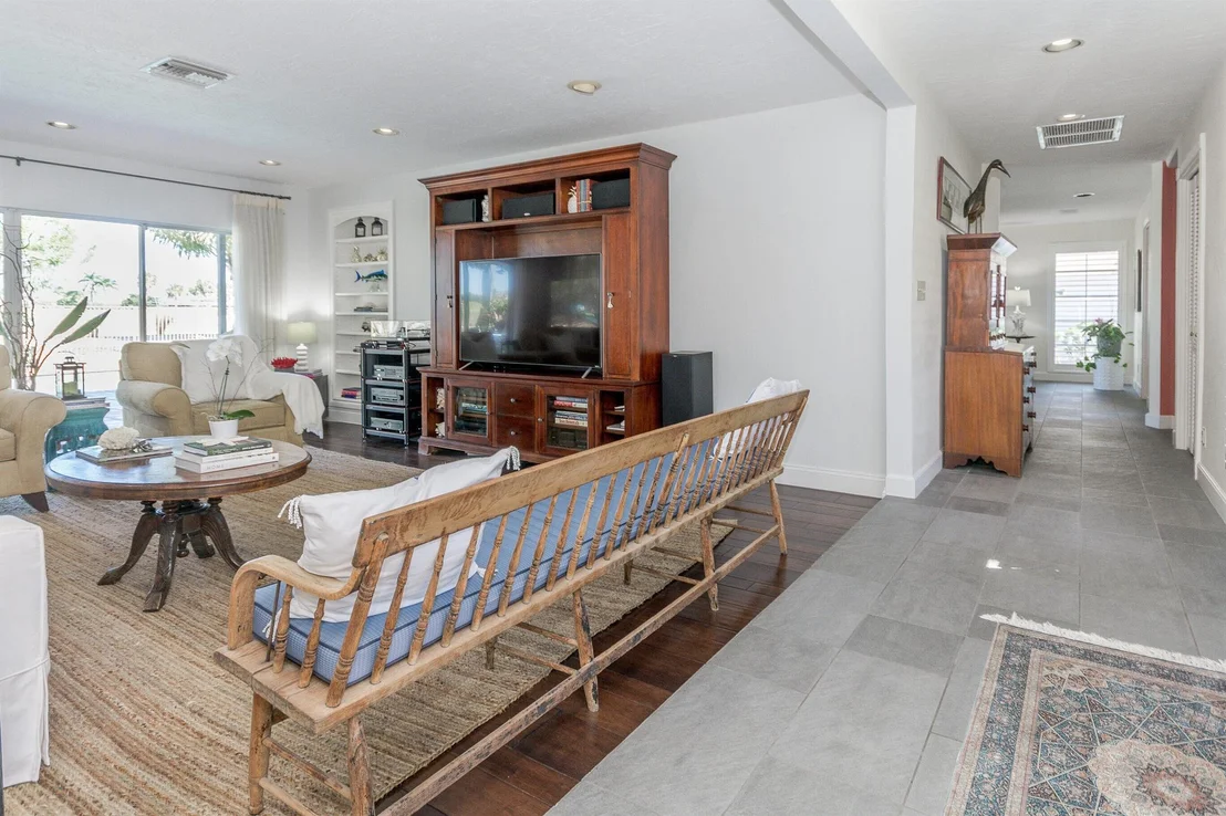 Photo of 837 Anchorage Drive
