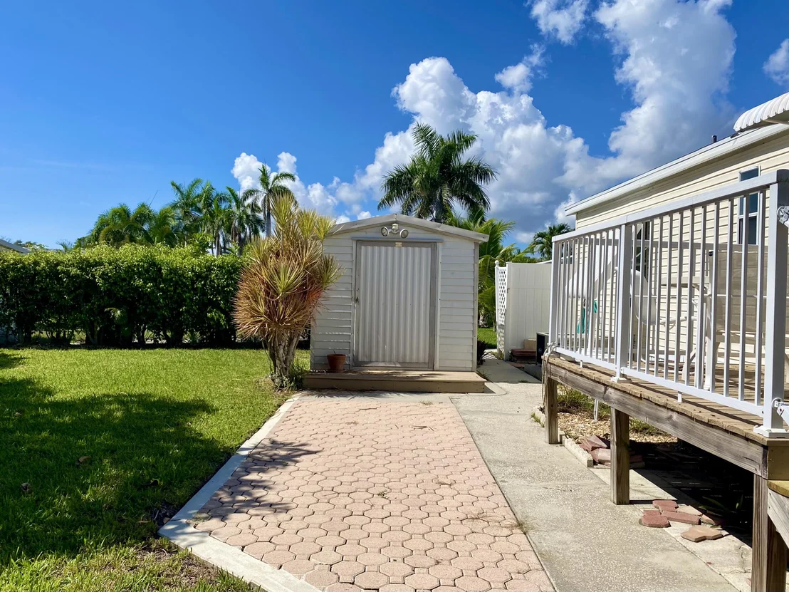 Photo of 400 N A1a 122