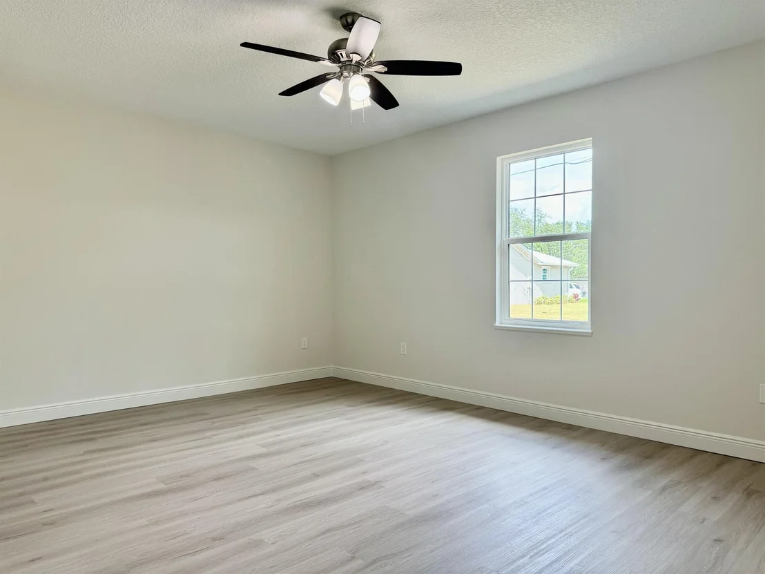 Photo of 581 SE 36th Terrace