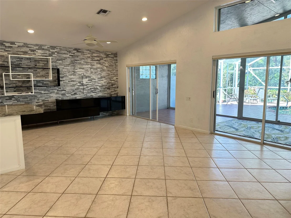 Photo of 6565 Sherbrook Drive