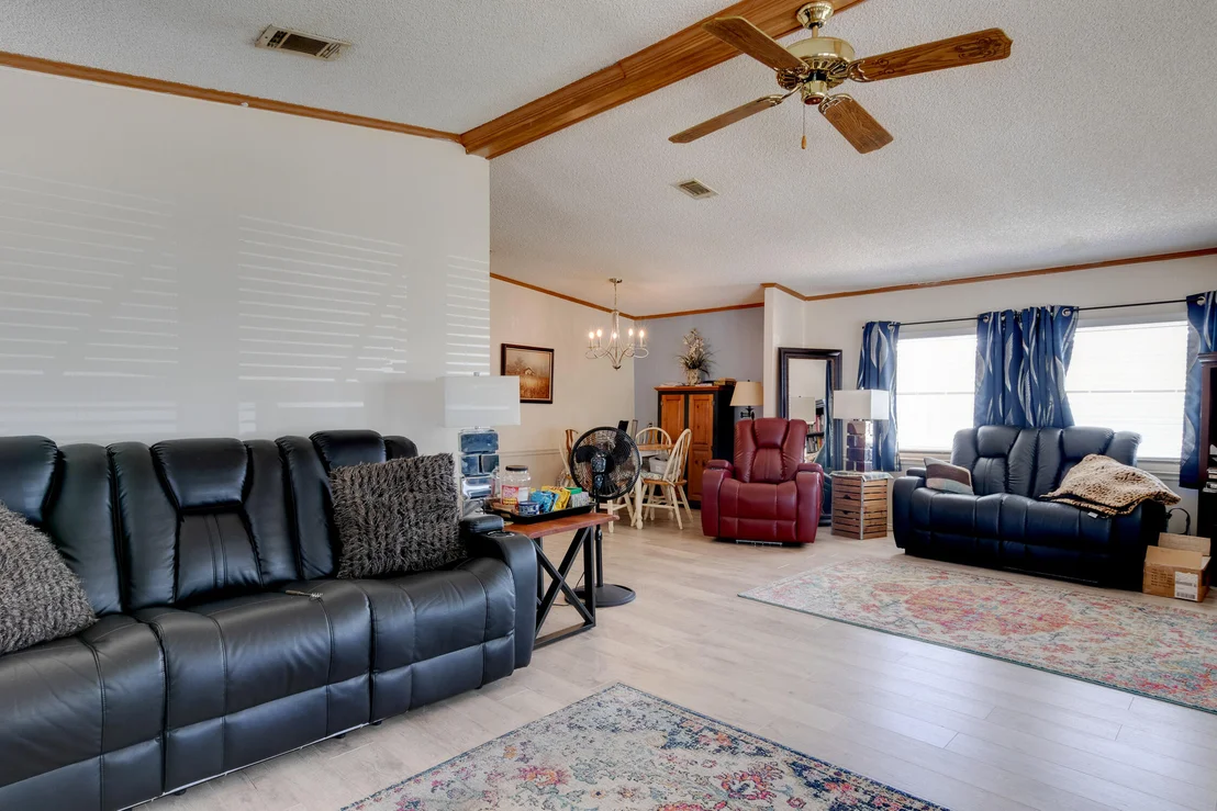 Photo of 901 Oleander Circle