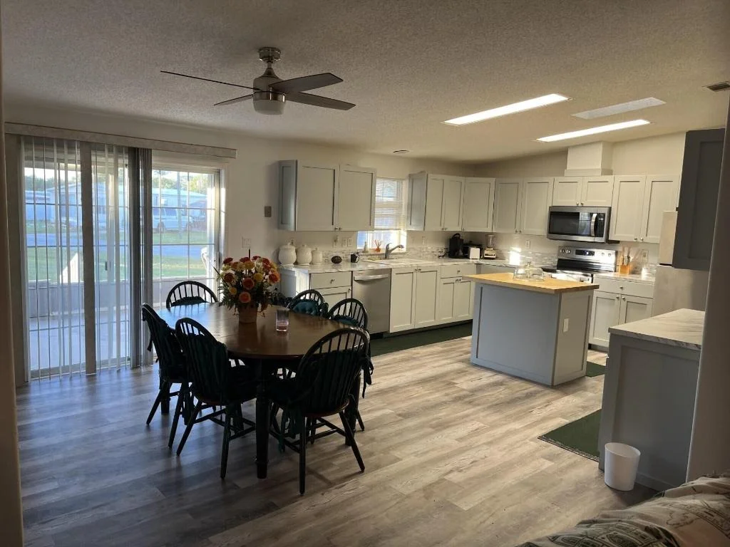 Photo of 6325 SE Colonial Drive