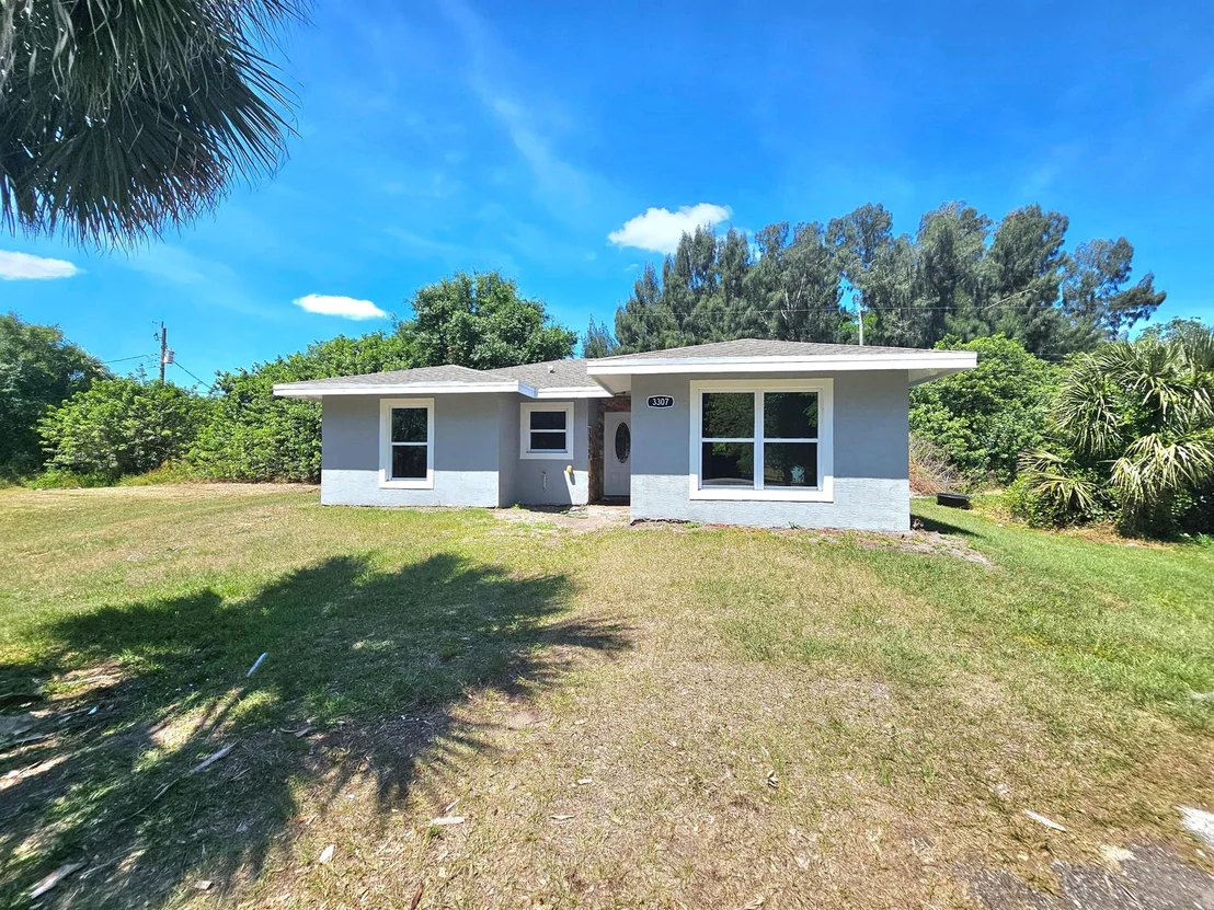 Photo of 3307 NW 35th Avenue