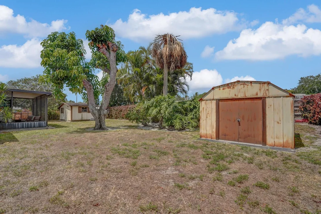 Photo of 1695 Roy Drive