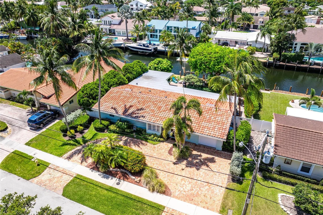 Photo of 2530 NE 48th Street